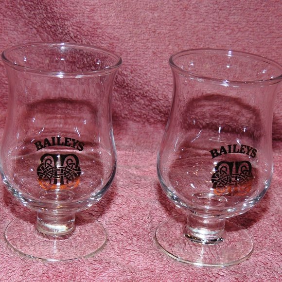 Bailey's Irish Cream Dining Set Of 2 Baileys Irish Cream Gold Logo